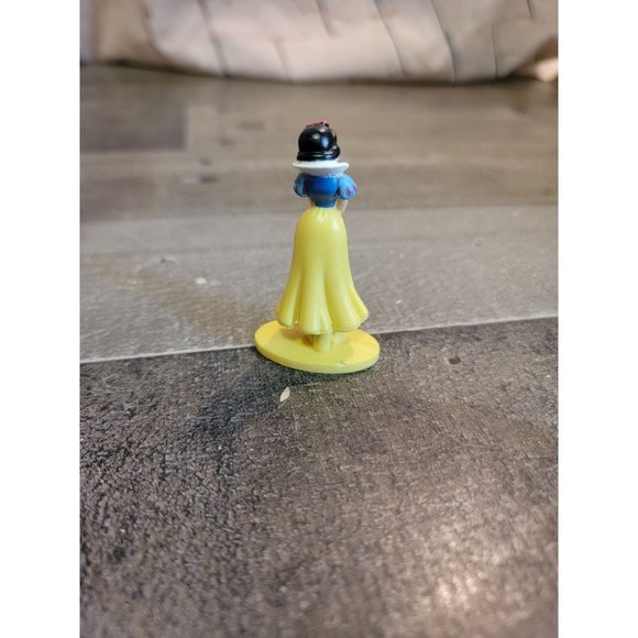 Snow White 2008 Hasbro princess Disney toy figure - Picture 3 of 5